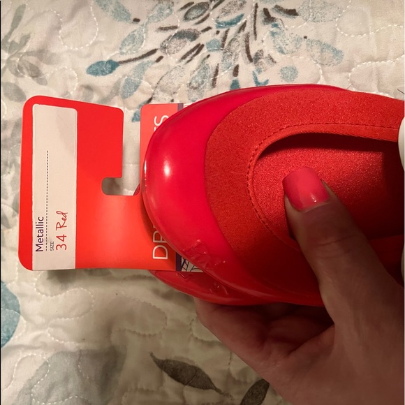 1/$10 or 2/$15 LUV DREAM FLATS Metallic Red Euro size 34 (2.5-3) - Picture 2 of 3
